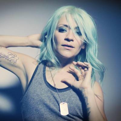 logo Lacey Sturm